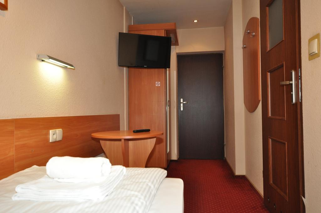 Pass Hotel Zebrzydowice Eksteriør billede